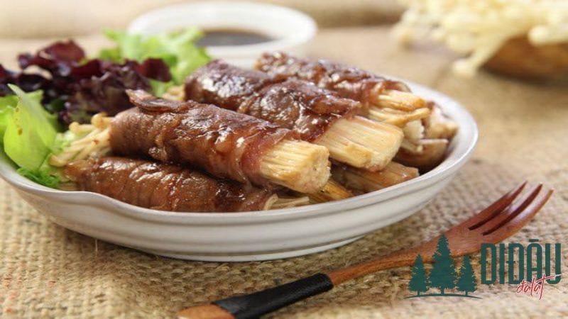 Bò cuộn nấm kim chi