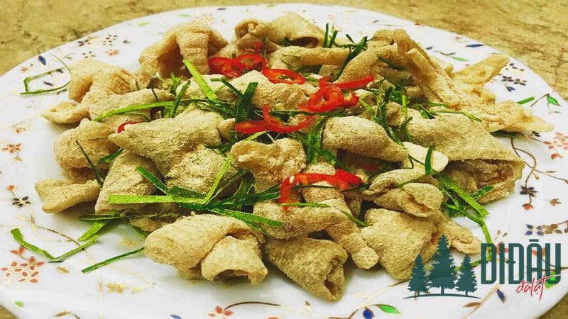 Chân gà trộn thính 