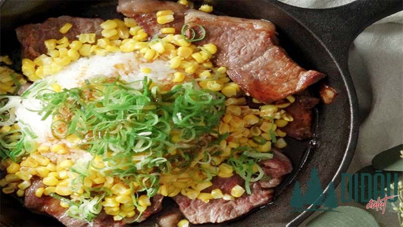 Cơm tỏi thịt bò rán
