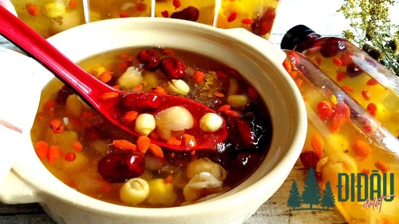 Hạt sen hầm long nhãn táo tàu
