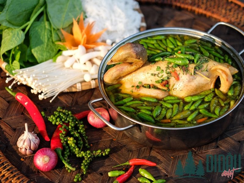 Lẩu gà ớt cay