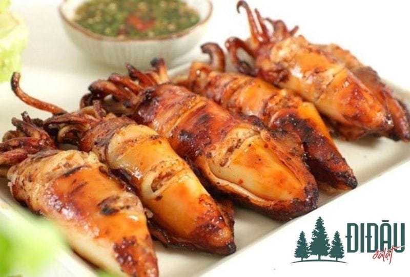 Mực nhồi thịt chiên nước mắm