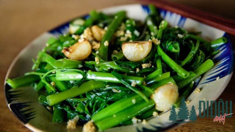 Rau muống xào tỏi 