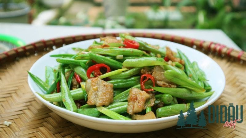 Thịt heo xào đậu nếp 