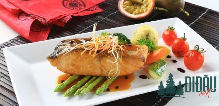 Cá hồi sốt chanh dây
