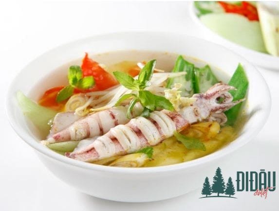 Canh chua mực
