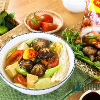 Canh chua nấm chay