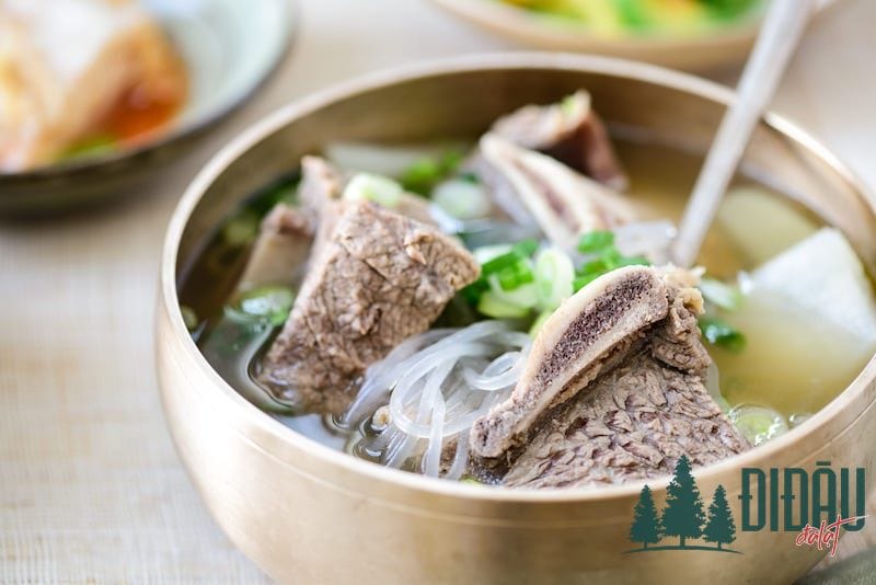 Canh sườn non hầm củ cải