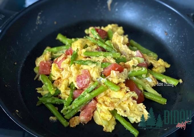 Măng tây xào trứng gà