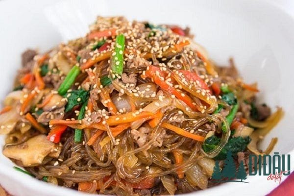 Miến trộn gà xé dưa leo