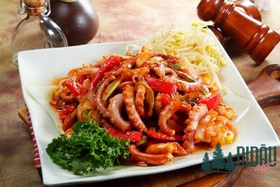 Mỳ xào râu bạch tuộc
