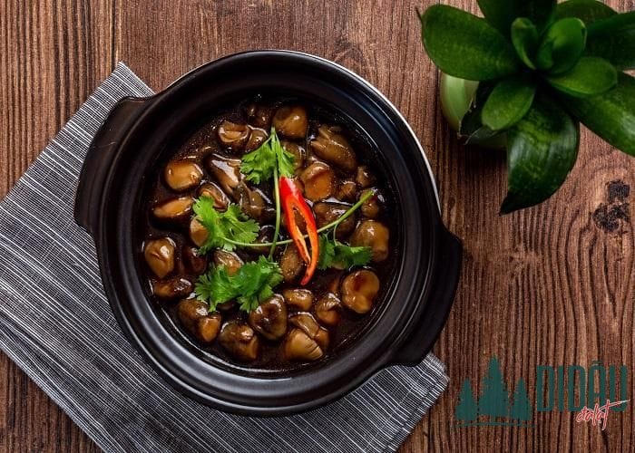 Nấm rơm kho tộ