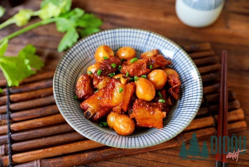Sườn kho trứng cút