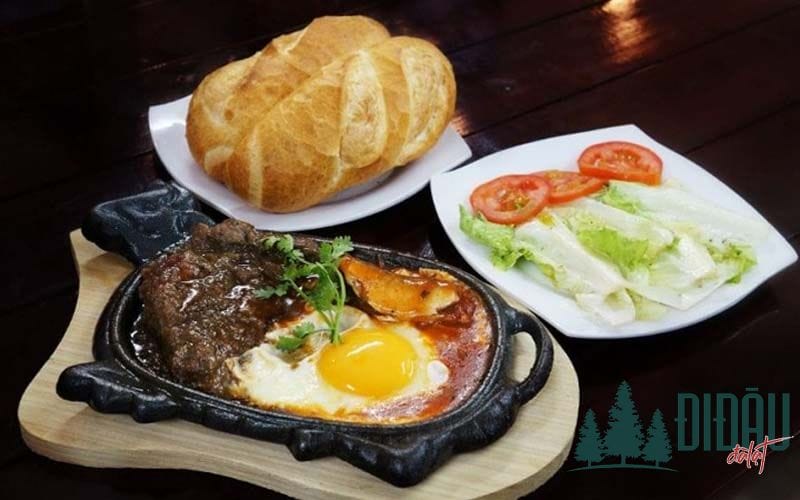 Cách làm bánh mì chảo bít tết