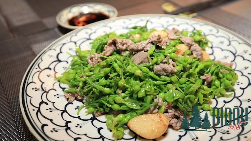 Cách làm bò né hoa thiên lý đặc sắc