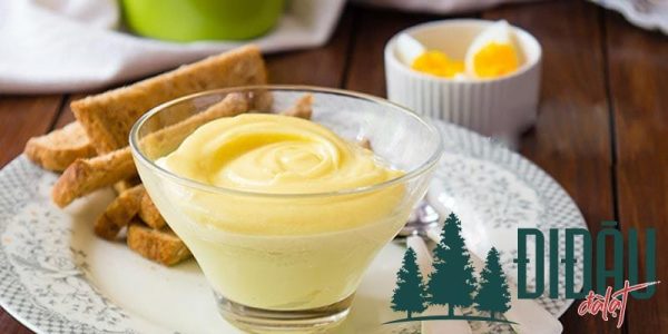 Cách làm sốt mayonnaise với lòng đỏ trứng gà
