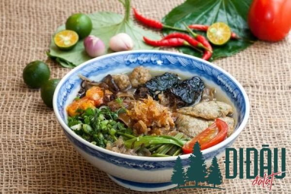 Cách nấu bánh đa cua thịt bò ngon