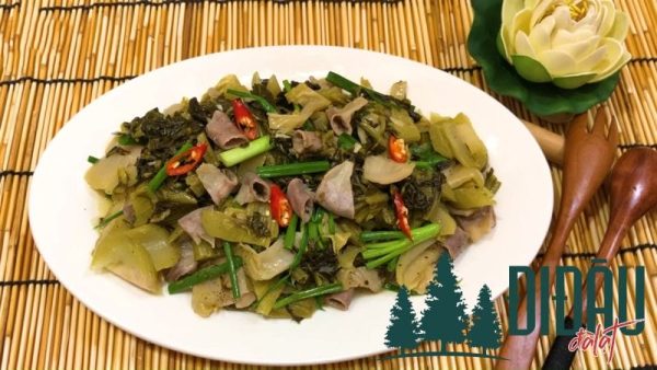 Lòng heo xào cải chua