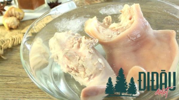 Một số mẹo sơ chế tai, lưỡi lợn sạch sẽ, không hôi