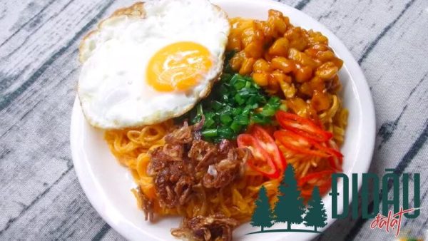 Cách làm mì trộn sa tế cay tê tê