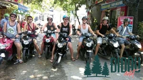 Thuê xe máy Nam Việt Cam Ranh