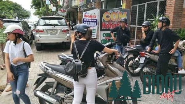 Cửa hàng Phúc Tấn